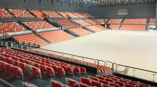 場館座椅的“骨骼”之謎：吹塑 vs 注塑，為何征途座椅選擇氣輔注塑？?